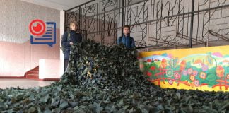Воспитанники школы №17 передали маскировочную сетку в зону АТО
