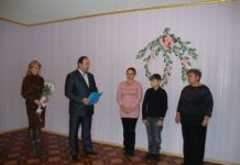 Вдове погибшего бойца вручили ключи от квартиры