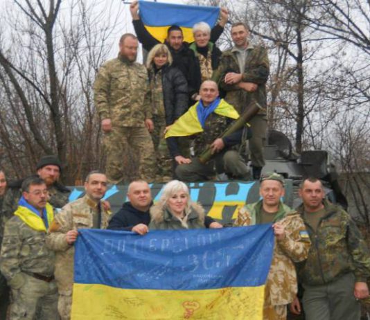 Павлоградцы привезли праздник на передовую