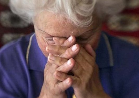 В Павлограде мужчина среди бела дня ограбил пенсионерку