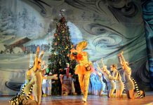 Начались новогодние концерты для павлоградской детворы