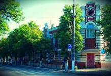 В Павлограде ремонтируют фасад исторического здания (ФОТО)