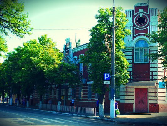 В Павлограде ремонтируют фасад исторического здания (ФОТО)