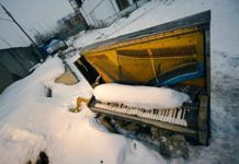 Из снежных заносов возле Першотравенска доставали авто с Пианистом Экстремистом
