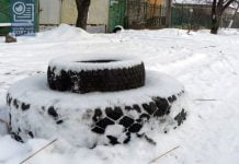 На поселке Железнодорожников подрядчик, строивший водовод, оставил открытые люки