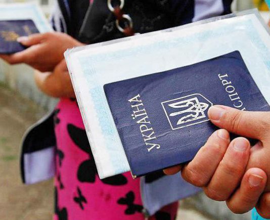 Печать в справке переселенцев поставить некому?