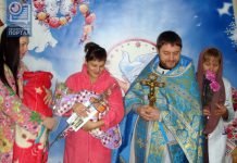 В Павлограде рожениц 7 января поздравляли священники