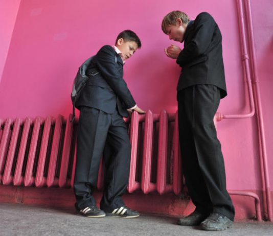 «И скажите, как можно экономить тепло в школе?»