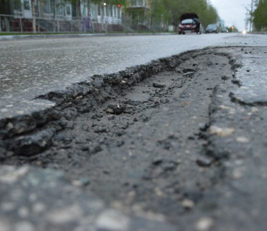 На Павлоградщине подрядчики будут переделывать некачественно отремонтированные дороги