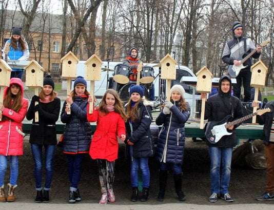 Подростки организовали рок-концерт в центре Павлограда