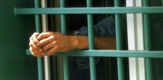 Чтобы скрыть следы, убийца положил тело в ванну с водой