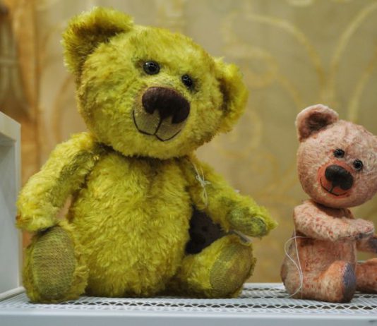 Павлоградців запрошують принести іграшки до музею