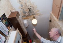 Из-за недобросовестных подрядчиков 8 квартир залило водой