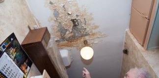 У павлоградцев … потекли крыши