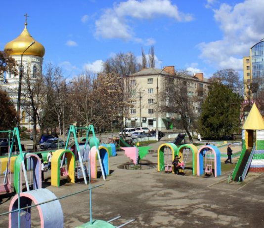 В Павлограде начали благоустраивать Детский парк