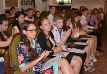 3 девушки из Павлограда получили стипендию облгосадминистрации (+ ФОТО)