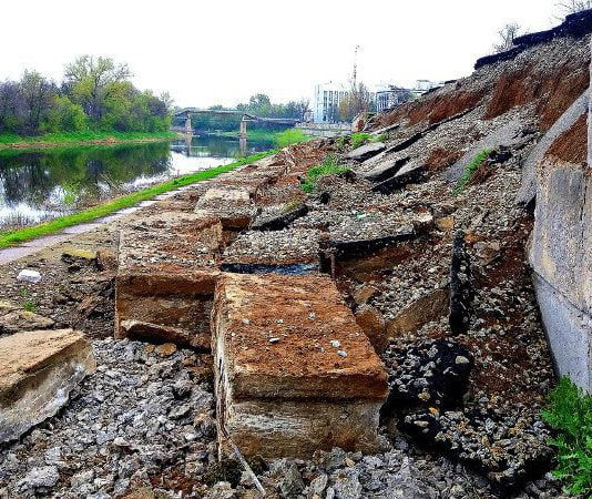Дамба в Павлограде рискует обвалиться