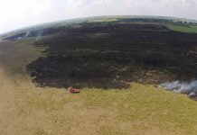 На Павлоградщине горела сухая трава на огромной площади (ФОТО С КВАДРОКОПТЕРА)