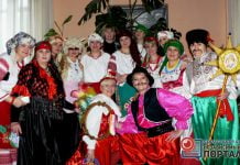 Воспитатели детских садов Павлограда переняли эстафету колядок (ФОТО)