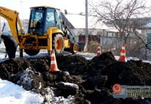 В Павлограде прорвало трубу водоснабжения (ФОТО)