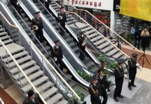 Павлоградцев с Новым годом поздравил военный оркестр (ФОТО и ВИДЕО)