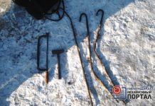 В Павлограде охотник за металлоломом разбирал пешеходный мост через Волчью