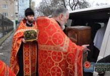 В Павлоград прибыли мощи, которые помогают солдатам и силовикам