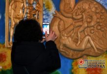 В ГКДЦ «МИР» открылась выставка павлоградского скульптора