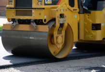 В Терновке и Першотравенске подрядчики исправляли недостатки своего же ремонта