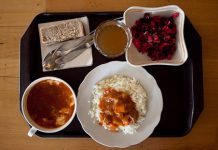 Питание школьников станет заботой частных компаний