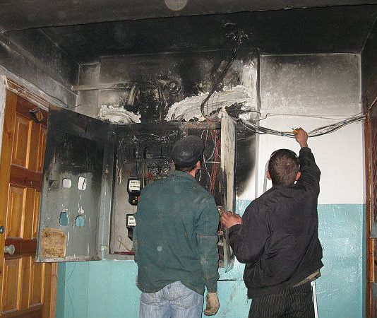 В многоэтажках Павлограда короткие замыкания напугали жильцов
