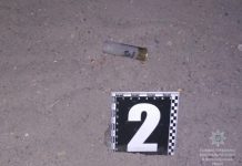 Соседская война: в Павлограде мужчина прострелил соседу колено из охотничьего ружья