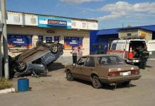 В Павлограде машина врезалась в кафе