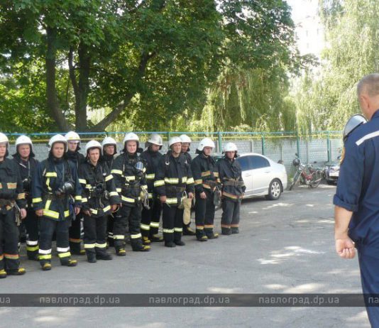Спасатели потушили условный пожар в многоэтажке Павлограда (ФОТО и ВИДЕО)