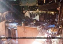 Павлоградские спасатели вывели из пожара 80-летнюю женщину