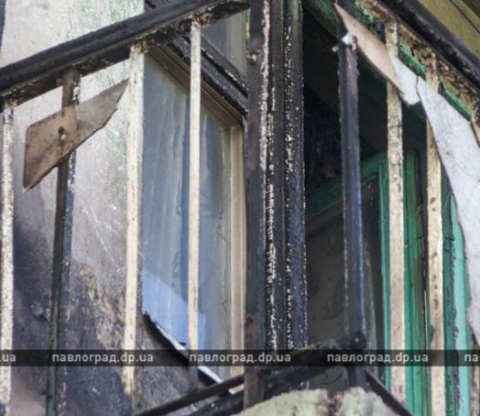 Окурок стал причиной шока пенсионерки и возгорания балкона? (ФОТО)