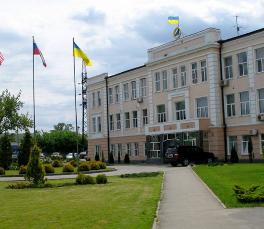 На Павлоградском химическом заводе сократили 562 человека