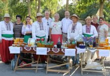 Павлоградцы отмечают Яблочный Спас