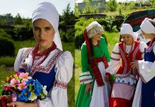 В Павлоград приедет коллекция этно-костюмов «Справжня Україна»