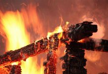 В Павлограде сгорела баня