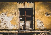 Павлоградцы просят сохранить для потомков здания старинных казарм (ФОТО)