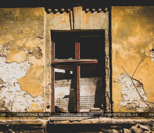 Павлоградцы просят сохранить для потомков здания старинных казарм (ФОТО)