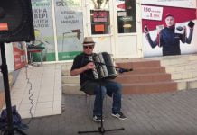 Баянист из Павлограда набрал 2 млн просмотров на Youtube (ВИДЕО)