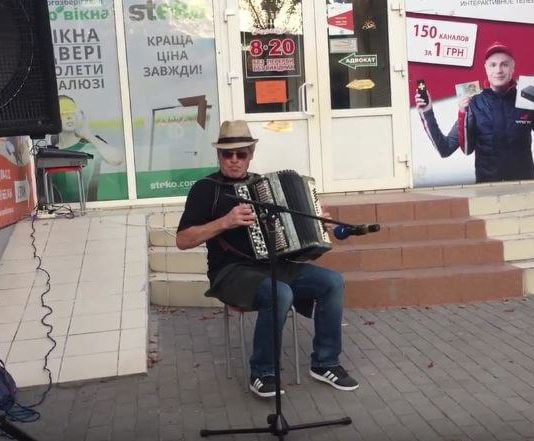 Баянист из Павлограда набрал 2 млн просмотров на Youtube (ВИДЕО)