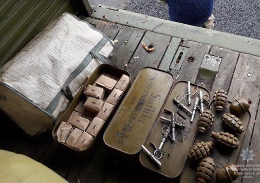 СБУ и полиция Павлограда задержали «КАМАЗ» с боеприпасами (ДОБАВЛЕНО ВИДЕО)