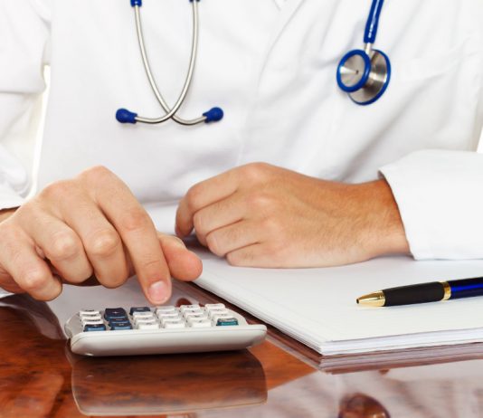 В Павлограде осудили врача за «липовые справки» про COVID-19