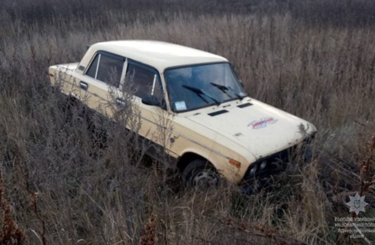 На Павлоградщине компания мужчин угнала автомобиль