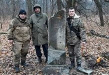 Под Павлоградом камрады восстановили памятник на могиле неизвестного солдата