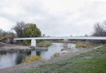 В Павлограде продолжается реконструкция пешеходного моста (ФОТО и ВИДЕО)