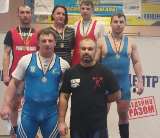 Павлоградские тяжелоатлеты поставили сразу несколько рекордов